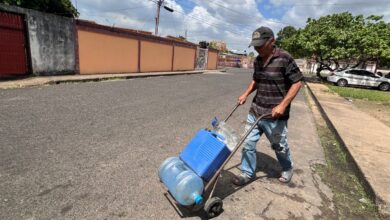 Vecinos de Brisas del Aeropuerto tienen una semana sin agua