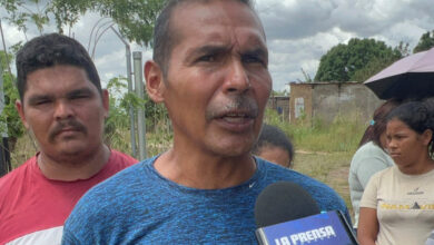 Seis meses cargando agua llevan los vecinos de Costo Abajo tras avería en la bomba