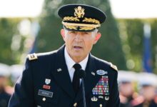 EEUU destituye a su máxima autoridad militar en plena ofensiva contra Irán