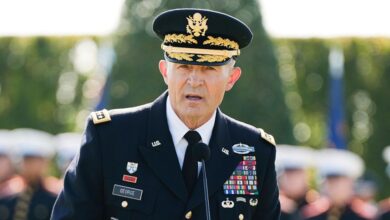 EEUU destituye a su máxima autoridad militar en plena ofensiva contra Irán