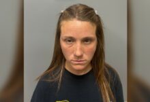 Exmaestra de primaria en EEUU enfrenta 25 cargos por violación y abuso de menores