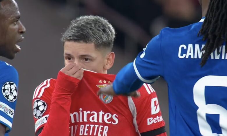 Nueva regla FIFA: Castigarán con roja a jugadores que se tapen la boca para discutir