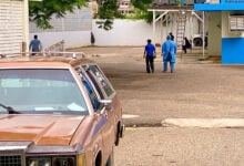 Mujer fallece electrocutada al intentar desenchufar su nevera en Anzoátegui