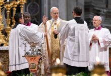 Papa León XIV aboga por una Iglesia alejada de la prepotencia en su primer Jueves Santo