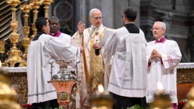 Papa León XIV aboga por una Iglesia alejada de la prepotencia en su primer Jueves Santo