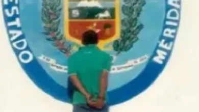 Cae agresor de 30 años tras herir a dos personas con un pico de botella