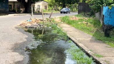 Denuncia desborde de aguas blancas en San Agustín de La Pica