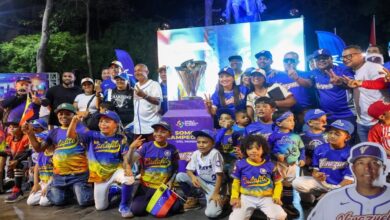 Cumaná recibió el trofeo del Clásico Mundial y declaró Hijo Ilustre a José Butto