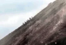 Senderistas graban su angustiosa huida tras erupción del volcán Santiaguito en Guatemala