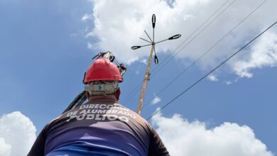 Reemplazan luminarias en el distribuidor Pueblo Libre