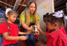 “El Zoológico va a la Escuela” lleva alegría y conciencia ambiental a niños de Los Cortijos