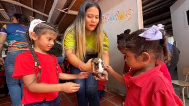 “El Zoológico va a la Escuela” lleva alegría y conciencia ambiental a niños de Los Cortijos