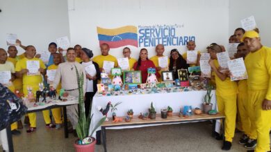 Internos de "La Pica" exponen más de 250 obras de arte en piedra