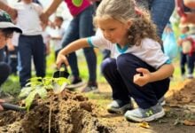 Sembrando conciencia: Niños de Boquerón celebran el Día de la Tierra en La Guaricha