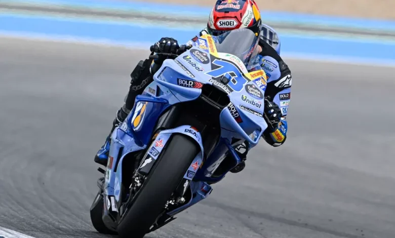 Alex Márquez reina en Silverstone y Marc sucumbe ante el empuje de Bezzecchi