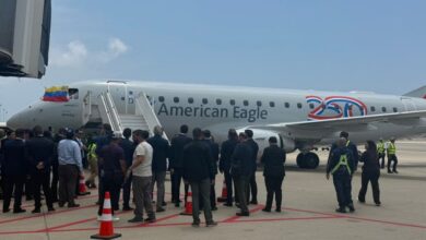 El primer vuelo directo de American Airlines aterriza en Maiquetía