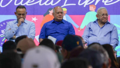 Diosdado Cabello ofrece 'reglas claras' y apoyo financiero a empresarios