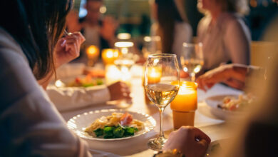 ¿A qué hora debes cenar? El impacto de la última comida en tu peso y calidad de sueño