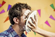 Mató a tres invitados en su cumpleaños porque le mancharon la cara con torta