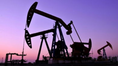 El crudo brent cae un 9% y baja a los 90 dólares al reabrirse el estrecho de Ormuz