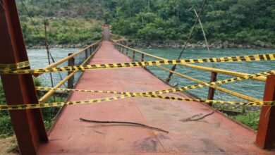 Puente colgante se desplomó durante su inauguración y dejó ocho heridos en Colombia