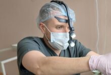 Joven sufre fractura de laringe tras contener un estornudo
