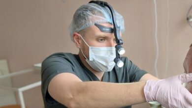 Joven sufre fractura de laringe tras contener un estornudo