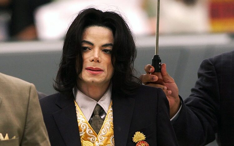 Netflix lanza el primer tráiler de la docuserie sobre el mediático juicio de Michael Jackson en 2005