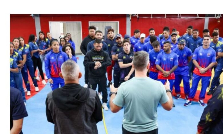 Mindeporte potencia a la selección nacional de lucha con equipamiento de alta tecnología