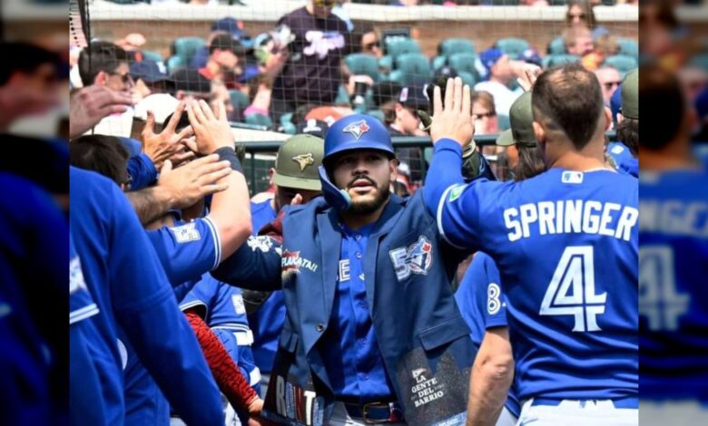 El prospecto venezolano Yohendrick Piñango conecta su primer cuadrangular en Grandes Ligas