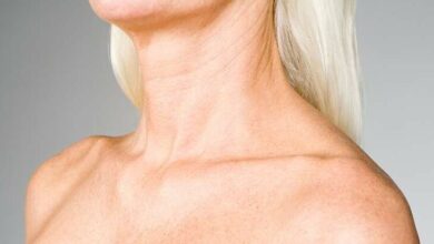 Cómo suavizar las arrugas del cuello naturalmente