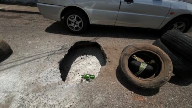 Piden reparación de alcantarillas sin tapa en la avenida Bolívar y hueco en la calle Junín