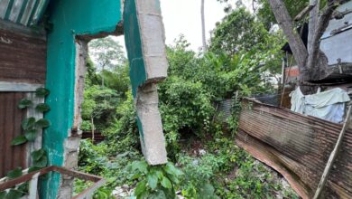 Abuela de 84 años en riesgo extremo por colapso de canalización y vivienda en Maturín