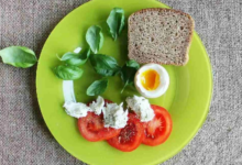 Estudio revela que el consumo semanal de huevos reduce hasta un 27% el riesgo Alzhéimer