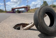 Reportan peligrosa alcantarilla sin tapa en avenida Casanova