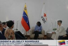 Presidenta (E) recibe a Kate Forbes, presidenta de la Cruz Roja Internacional