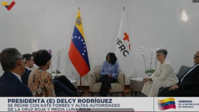 Presidenta (E) recibe a Kate Forbes, presidenta de la Cruz Roja Internacional