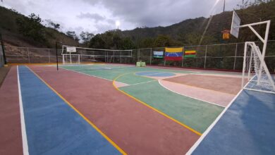 Rehabilitan espacio deportivo en el sector Río Abajo del municipio Piar