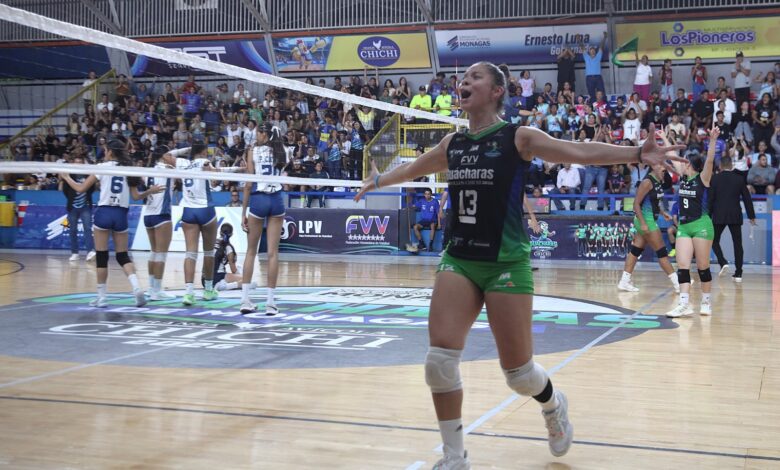 Guácharas de Monagas vence a Centellas de Guayana en el inicio de la semifinal del vóleibol femenino