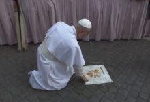 Vaticano: El papa reza en el lugar exacto donde dispararon contra Juan Pablo II