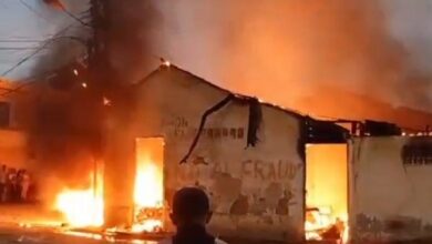 Video: Voraz incendio consume emblemática tapicería en Guárico