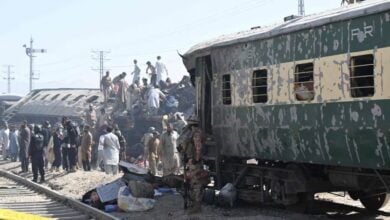 Al menos 29 muertos y más de 100 heridos en un atentado con bomba contra un tren en el oeste de Pakistán