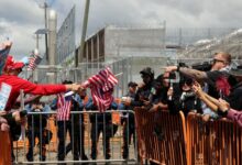 El centro migratorio Delaney Hall se convierte en el epicentro de la disputa por las políticas de Trump