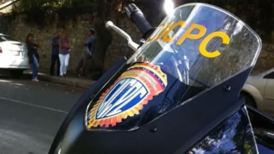 Cámara de seguridad captó a madre maltratando a sus hijos en Petare; vecinos la denunciaron