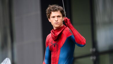 Tom Holland revela que su adicción al alcohol lo llevaba a vaciar los minibares de los hoteles