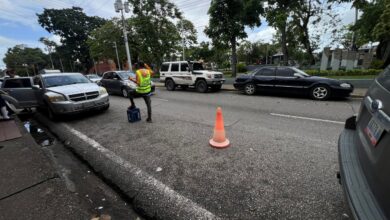 Falta de estacionamientos públicos asfixia el libre tránsito en el casco central