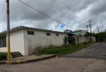 Viacrucis en Los Guaritos II: vecinos deben madrugar para poder almacenar agua