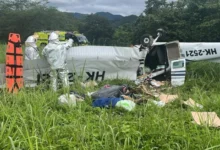Cuatro personas fallecen al desplomarse avioneta cuando despegaba en Colombia