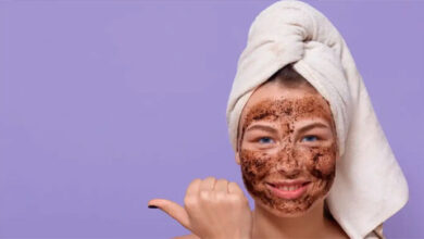 Exfoliación periódica: la clave para eliminar células muertas, desobstruir poros y renovar la piel
