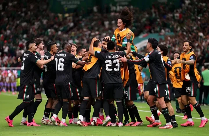 México logra por primera vez en su historia tres victorias en una Copa Mundial